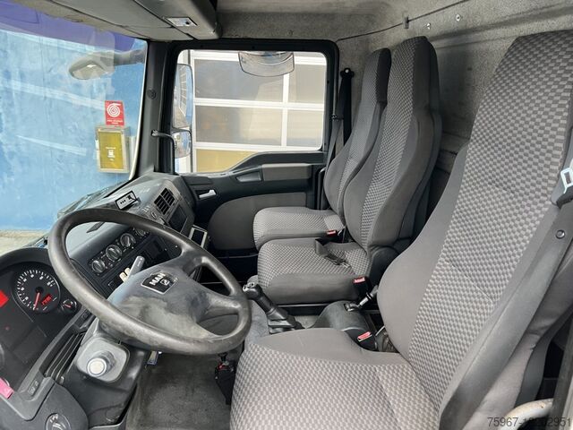 Three-way tipper truck with crane MAN TGL 12.210