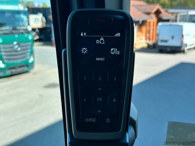 Roll-off tipper truck VOLVO FH 750 6x2 BL VDL Abroller + Kempf PA27 AH