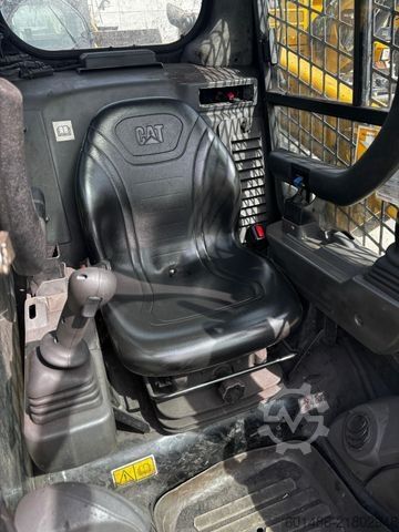 Mini excavator CATERPILLAR 226 D3