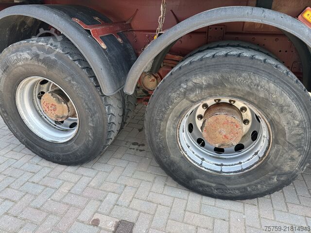Tipper truck Iveco Eurotrakker 410T44 Kipper 20cbm 8x4 40T
