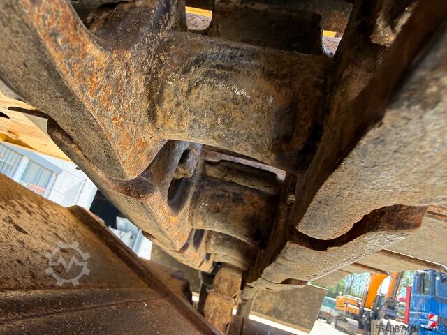 Chain excavator Caterpillar 