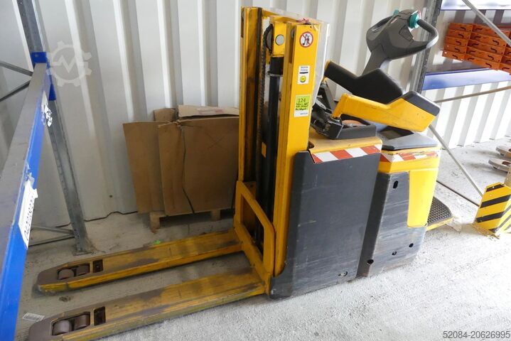 Jungheinrich - Low-lift pallet truck Jungheinrich 24V 3 PZ? 375