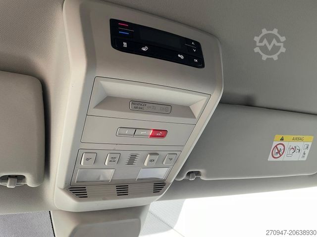 Kleinbus VOLKSWAGEN T6.1 Caravelle Comfortl LR 4M NAV el. Trittstufe