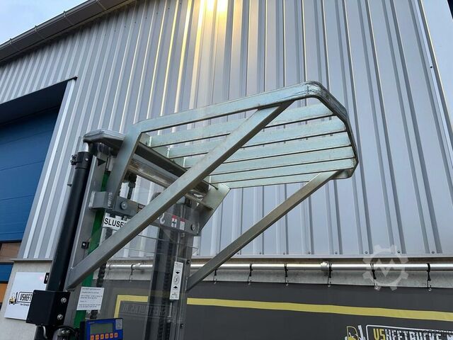 Elektrischer Triplex-Stapler Still EXVSF14 mit 5316 mm Hubhöhe STILL EXVSF14