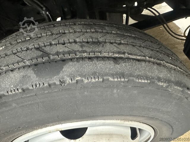 Closed van MAN TGL 8.220