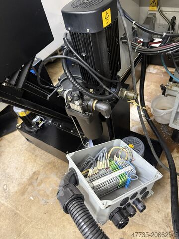 CNC vertical machining center QUASER MV 184 P/12B