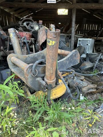 Crawler excavator Volvo EC210CL Crawler Excavator w/ Tiltrotator & 2 Bucke