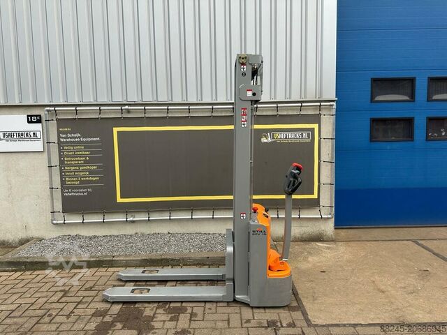 VS-22540 Electric stacker ECV10 In like-new condition STILL ECV10