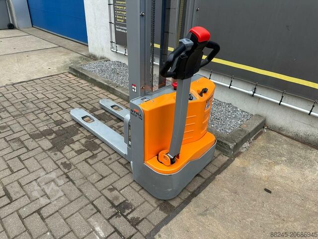 VS-22540 Electric stacker ECV10 In like-new condition STILL ECV10