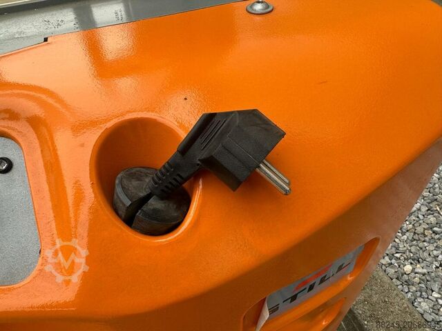 VS-22540 Electric stacker ECV10 In like-new condition STILL ECV10