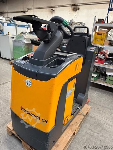 Schlepper Jungheinrich EZS130