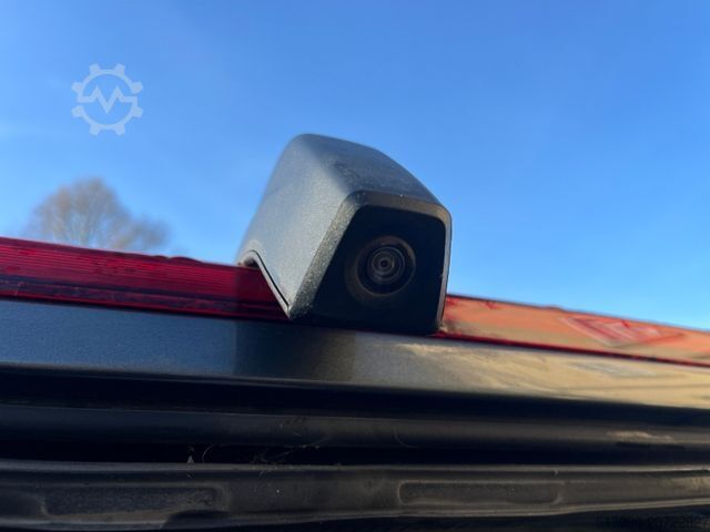 Kleinbus VOLKSWAGEN CRAFTER 2,0 TDI 9 SITZER KAMERA AHK KLIMA PDC