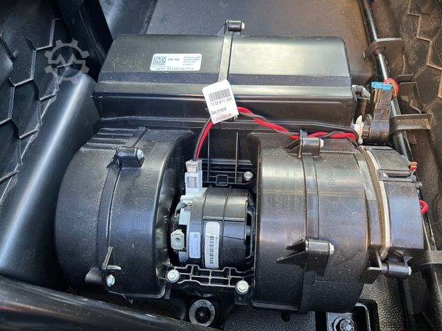 Kleinbus VOLKSWAGEN CRAFTER 2,0 TDI 9 SITZER KAMERA AHK KLIMA PDC