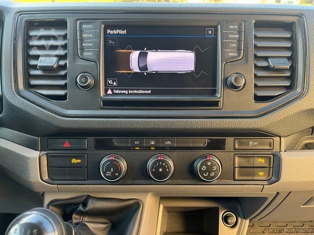 Kleinbus VOLKSWAGEN CRAFTER 2,0 TDI 9 SITZER KAMERA AHK KLIMA PDC
