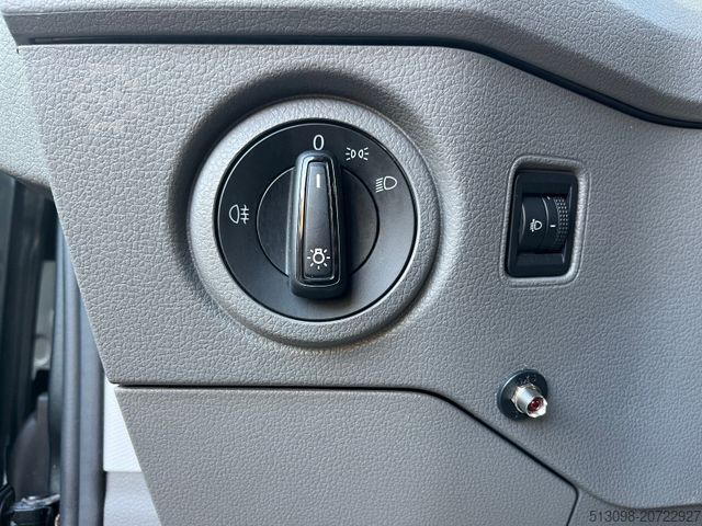 Kleinbus VOLKSWAGEN CRAFTER 2,0 TDI 9 SITZER KAMERA AHK KLIMA PDC