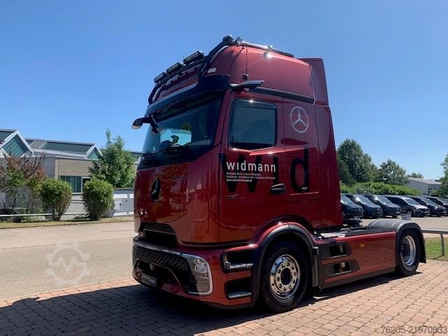 Standard tractor unit Mercedes-Benz Actros 1853 LS GigaSpace 4xSHZ ACC AHK AUT Kam.