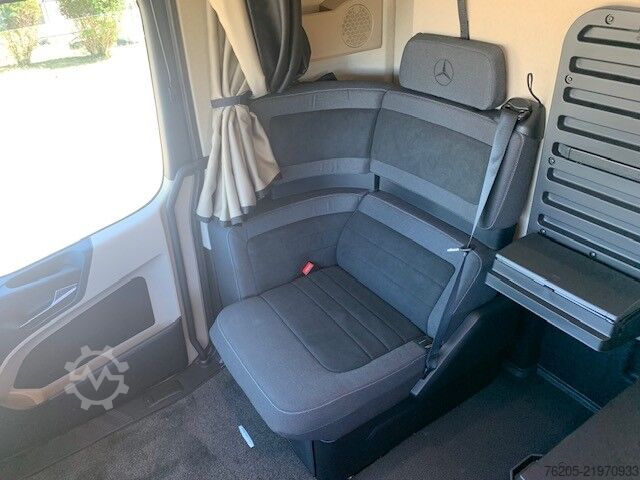 Standard tractor unit Mercedes-Benz Actros 1853 LS GigaSpace 4xSHZ ACC AHK AUT Kam.