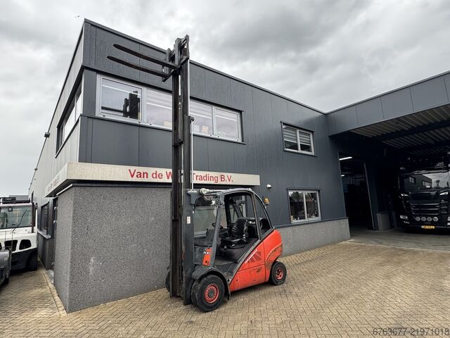 Linde H30T-01 Triplex 465 Freelift / Sideshift LPG 2012 LINDE H30T-01 Triplo 465 Freelift / Sideshift LPG 2012