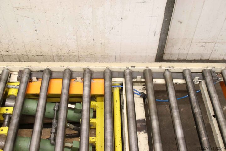 Scissor lift table with roller conveyor unbekannt Traglast 1000 kg  2400 x 760 mm