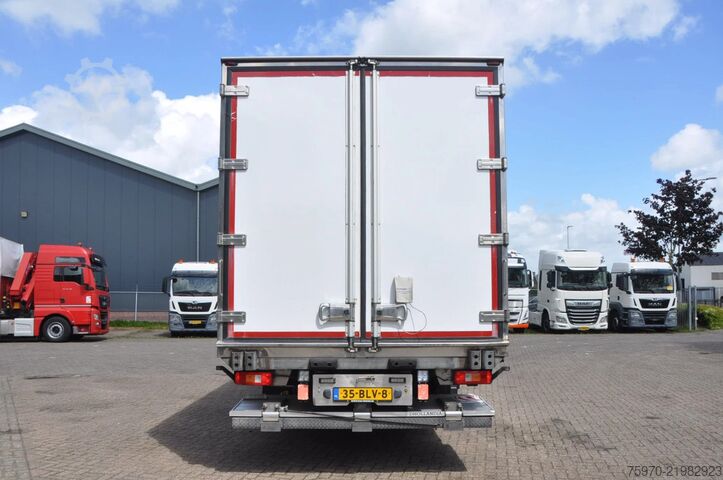 Suitcase Volvo FE 250 4X2 ISOTHERM SLAAP-CABINE