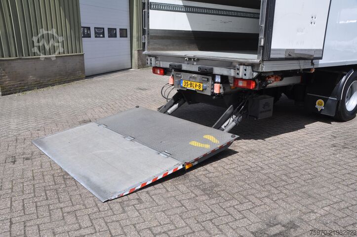 Suitcase Volvo FE 250 4X2 ISOTHERM SLAAP-CABINE