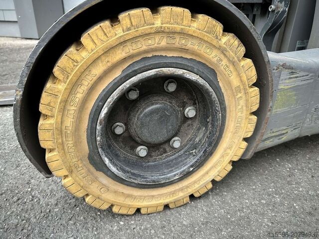 Schubmaststapler Jungheinrich ETV C 20 - TRIPLEX 5 m