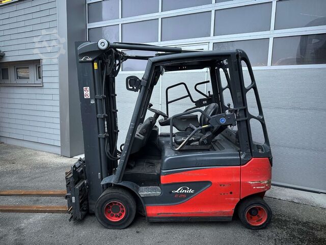 Elektro 4 Rad-Stapler Linde E 25-01 - TRIPLEX 4,7 m