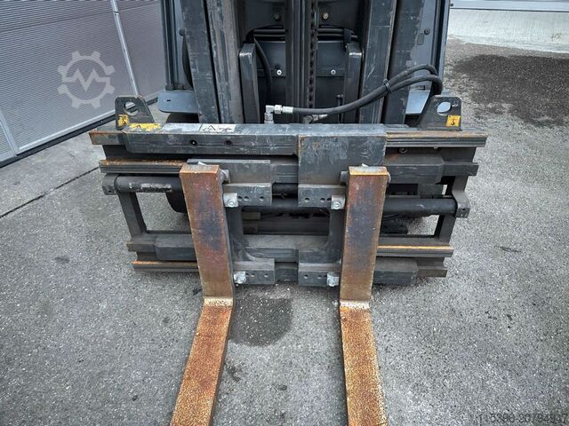 Elektro 4 Rad-Stapler Linde E 25-01 - TRIPLEX 4,7 m