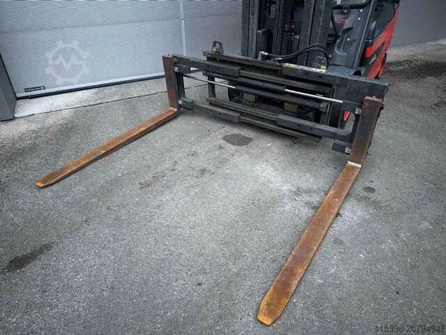 Elektro 4 Rad-Stapler Linde E 25-01 - TRIPLEX 4,7 m