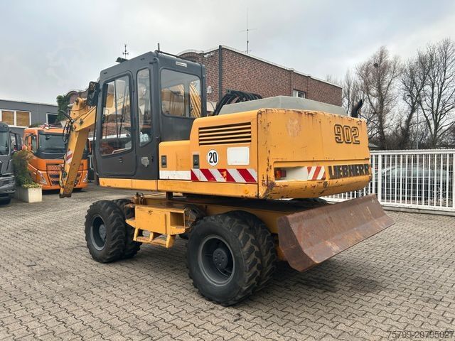 Mobilbagger LIEBHERR 902 Litronic