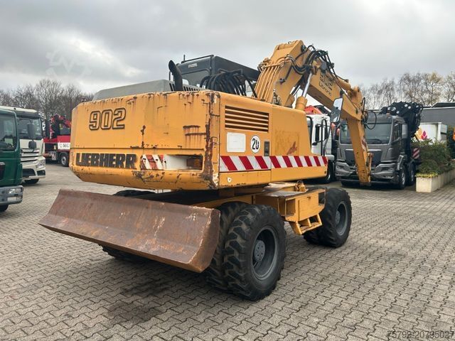 Mobilbagger LIEBHERR 902 Litronic