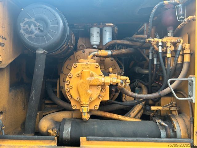 Mobilbagger LIEBHERR 902 Litronic