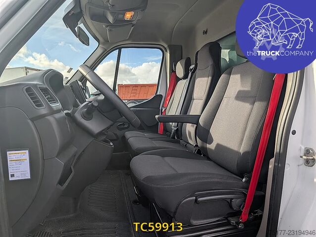 Renault Master 2.3 DCI box body with tail lift Renault Master 2.3 DCI KOFFER MET LAADBRUG