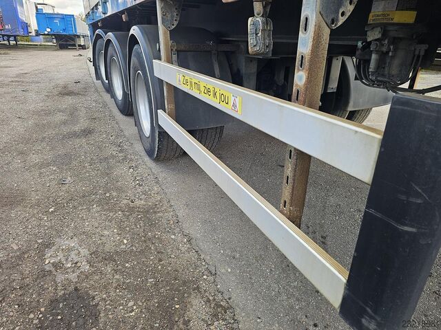 1995 JUMBO DO 300 S / 2 Lenkachsen / BPW-Trommelbremsen / Zwillingsbereifung / Liftachse JUMBO DO 300 S/   2 X STEERING /BPW DRUM / DOUBLE TIR...