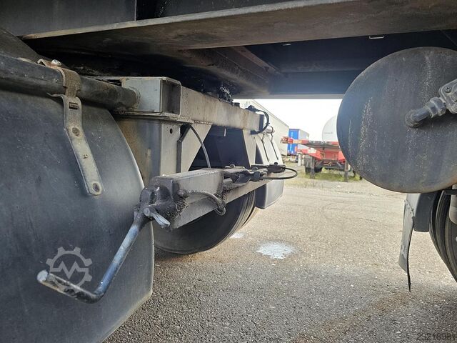 1995 JUMBO DO 300 S / 2 Lenkachsen / BPW-Trommelbremsen / Zwillingsbereifung / Liftachse JUMBO DO 300 S/   2 X STEERING /BPW DRUM / DOUBLE TIR...