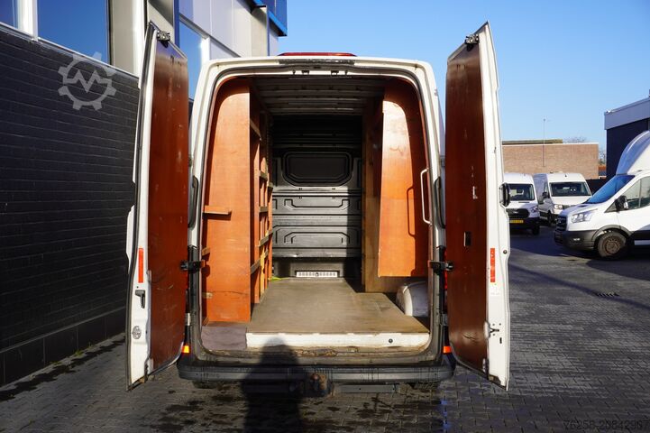 Delivery van Volkswagen Crafter 2.0 TDI 177PK L3H3 - EURO 6 - Airco - C...