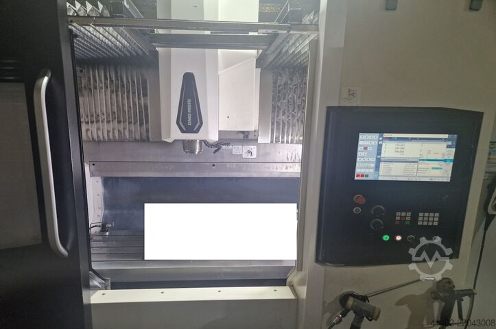 Universal machining center DMG Mori M 2 Pro