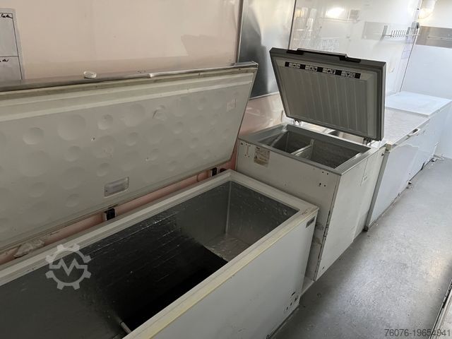 Customized van IVECO 70C17 Fleisch Theke Solar Heizung Kühler Kamera