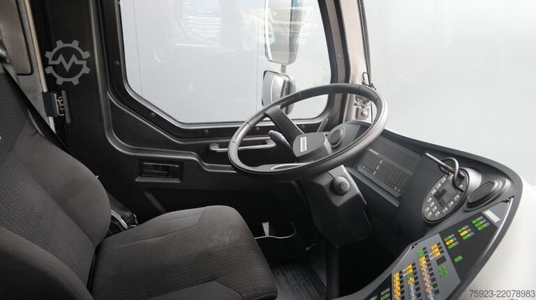 Crane truck Liebherr LTM 1050-3.1