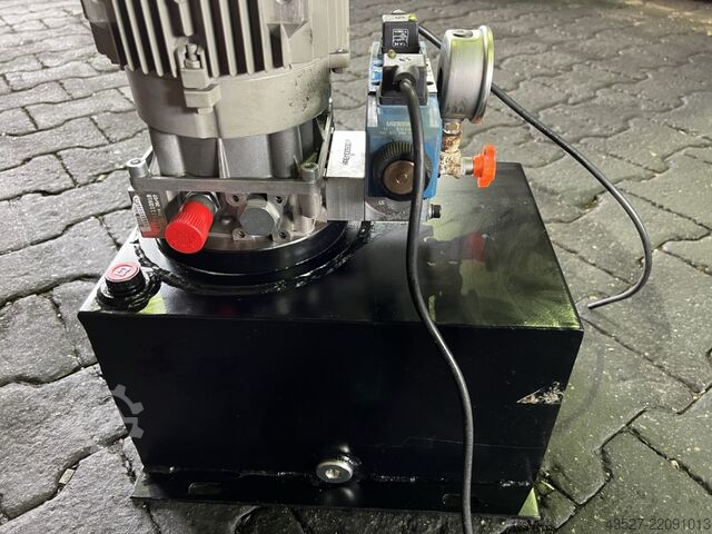 Hydraulic Pumps Unit AC-MOTOREN FBPA 90L-4 + 14l Behälter