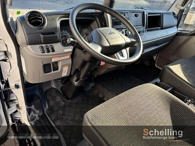 Customized van FUSO 7C15