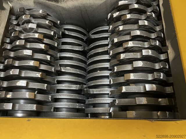 Vierwellenzerkleinerer Untha RS 30