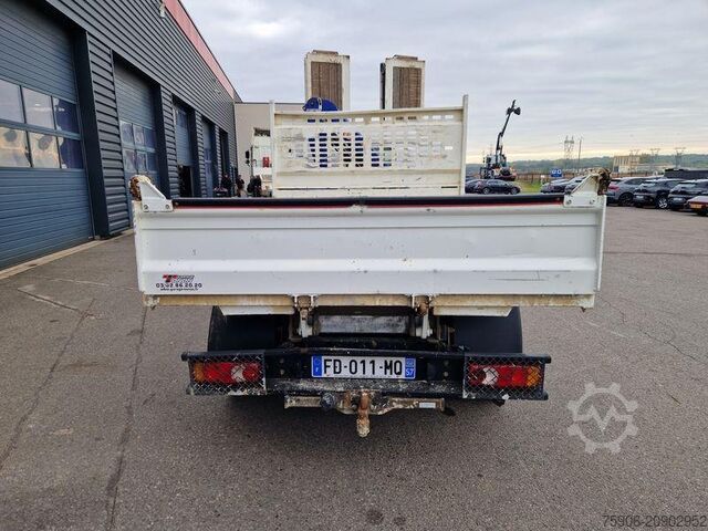 Individuell ausgestattete Transporter / Maßgeschneiderte Lösungen Renault Maxity