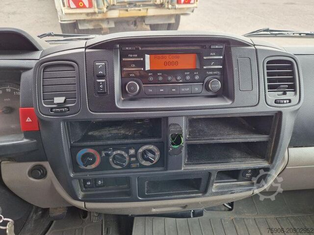 Individuell ausgestattete Transporter / Maßgeschneiderte Lösungen Renault Maxity