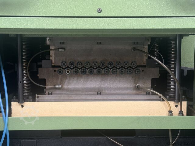 Mechanical decoiler ARKU RM3025 + AH1000 ARKU RM3025 + AH 1000