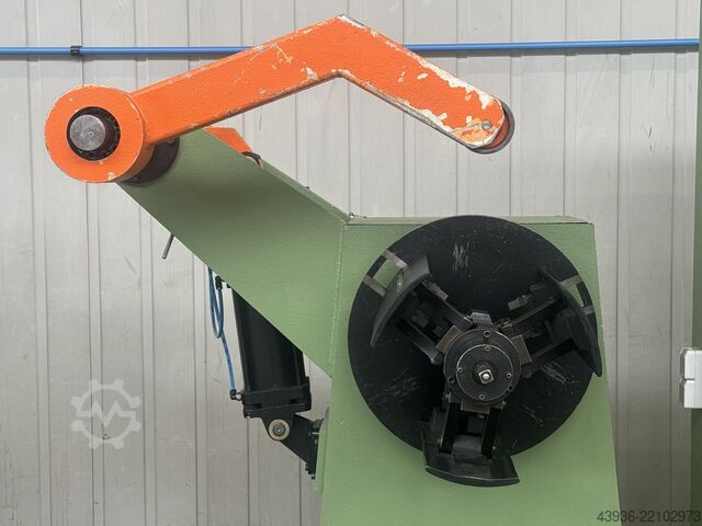 Mechanical decoiler ARKU RM3025 + AH1000 ARKU RM3025 + AH 1000