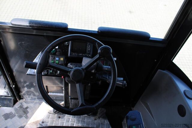Terminal Tractor MOL RM255 4X4
