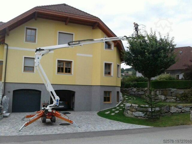 Gelenkteleskoparbeitsbühne EasyLift R 180