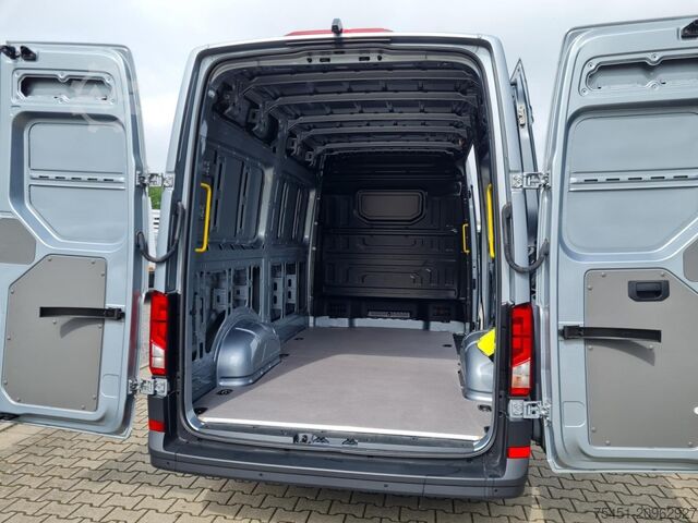 High top van VW Crafter 35 Kasten TDI L3H3 Kamera LED Holzboden