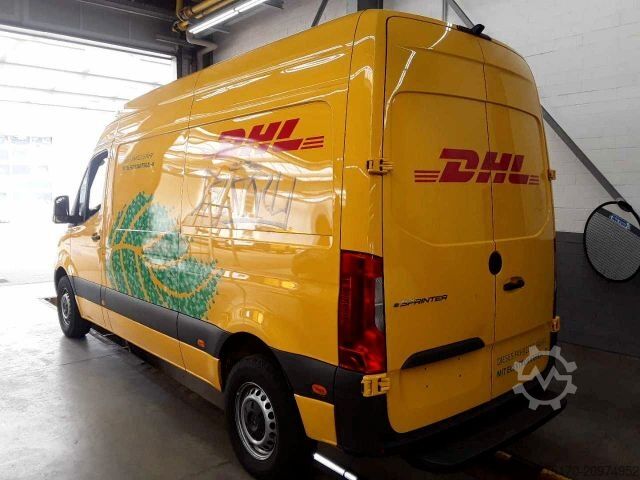 Panel van MERCEDES-BENZ eSprinter 312 DHL Regal KEP-Ausbau